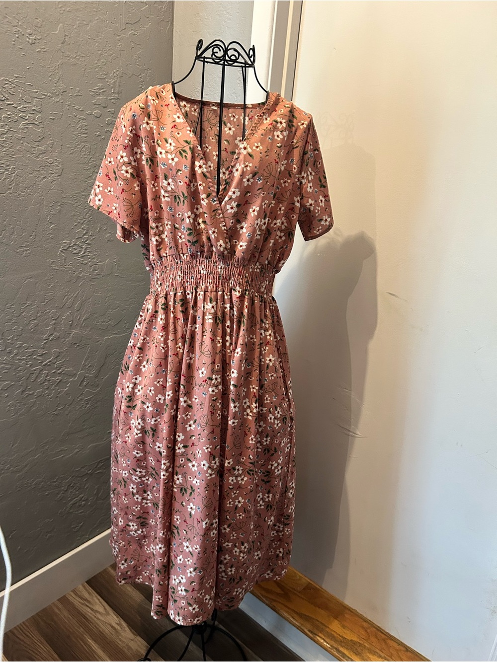Floral V-Neck Smocked Waist Midi Dress - Dusty Rose